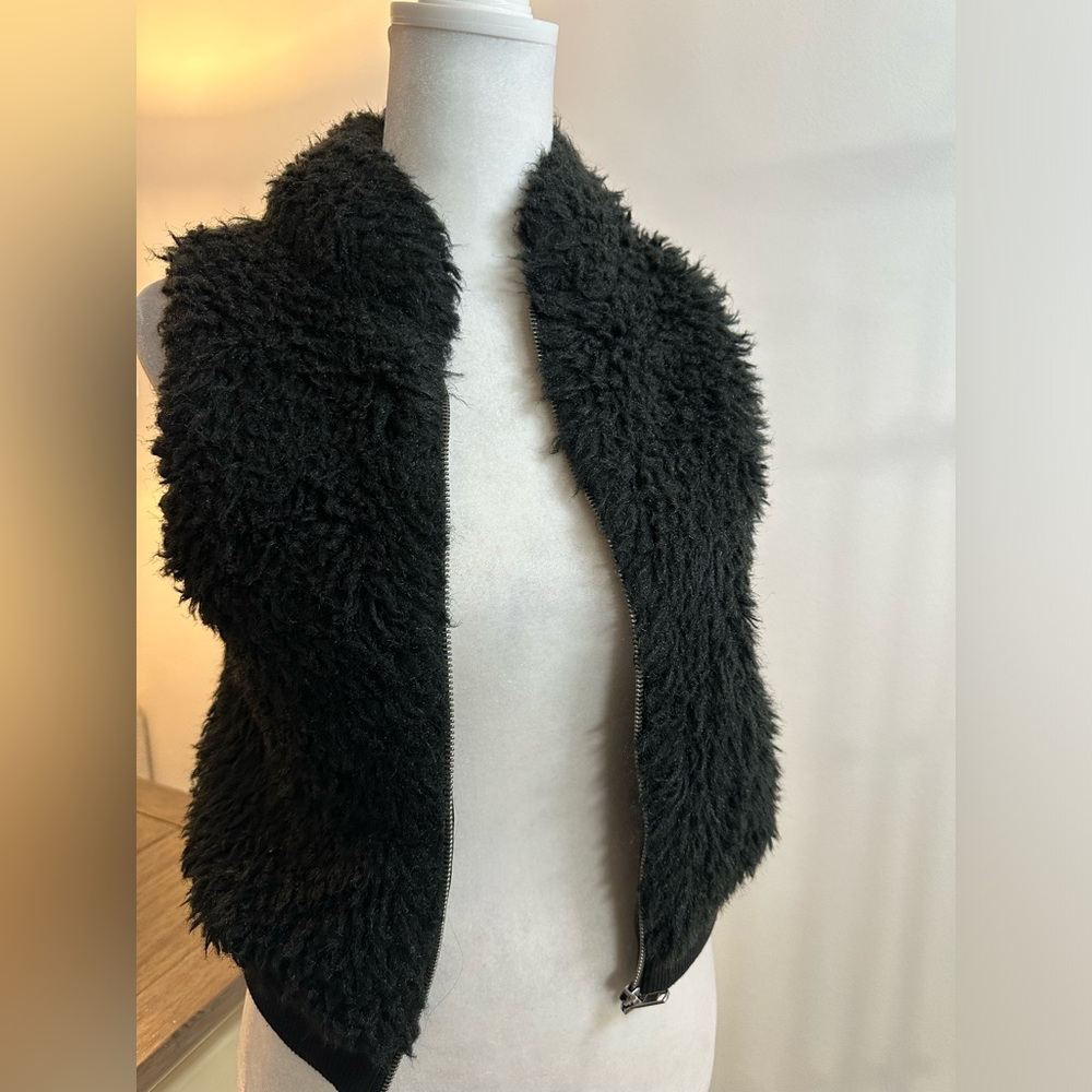TIFF Sleeveless Faux Fur Zippered Vest - Size L (Youth)